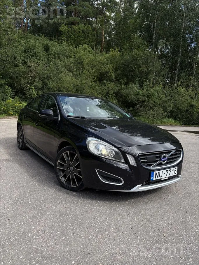 Volvo S60 2010 photo 2