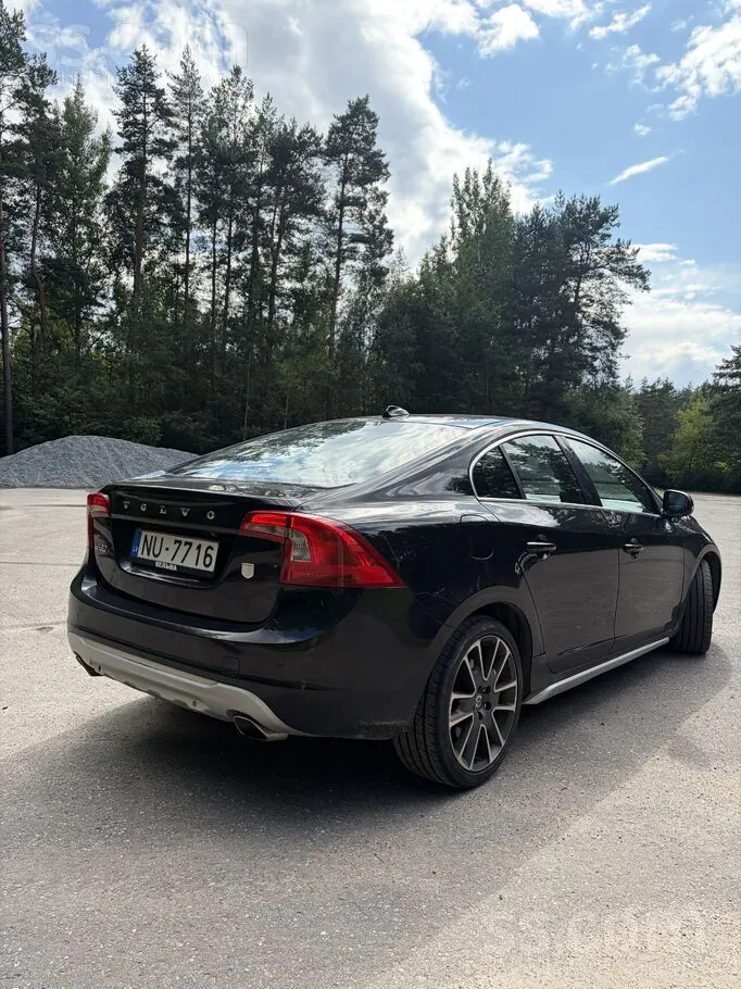 Volvo S60 2010 photo 3
