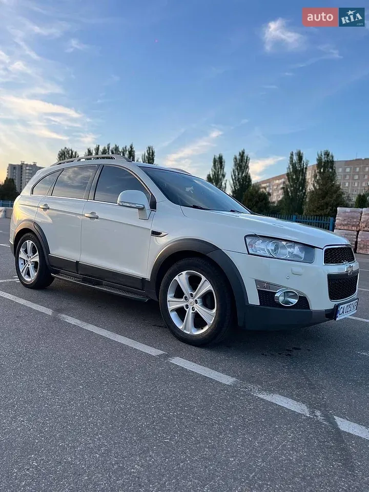 Chevrolet Captiva 2012 photo 2