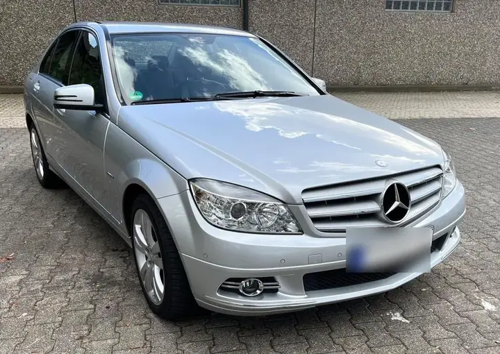 Mercedes-Benz C180