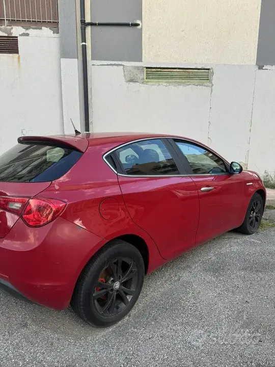 Alfa Romeo Giulietta 2010 photo 3
