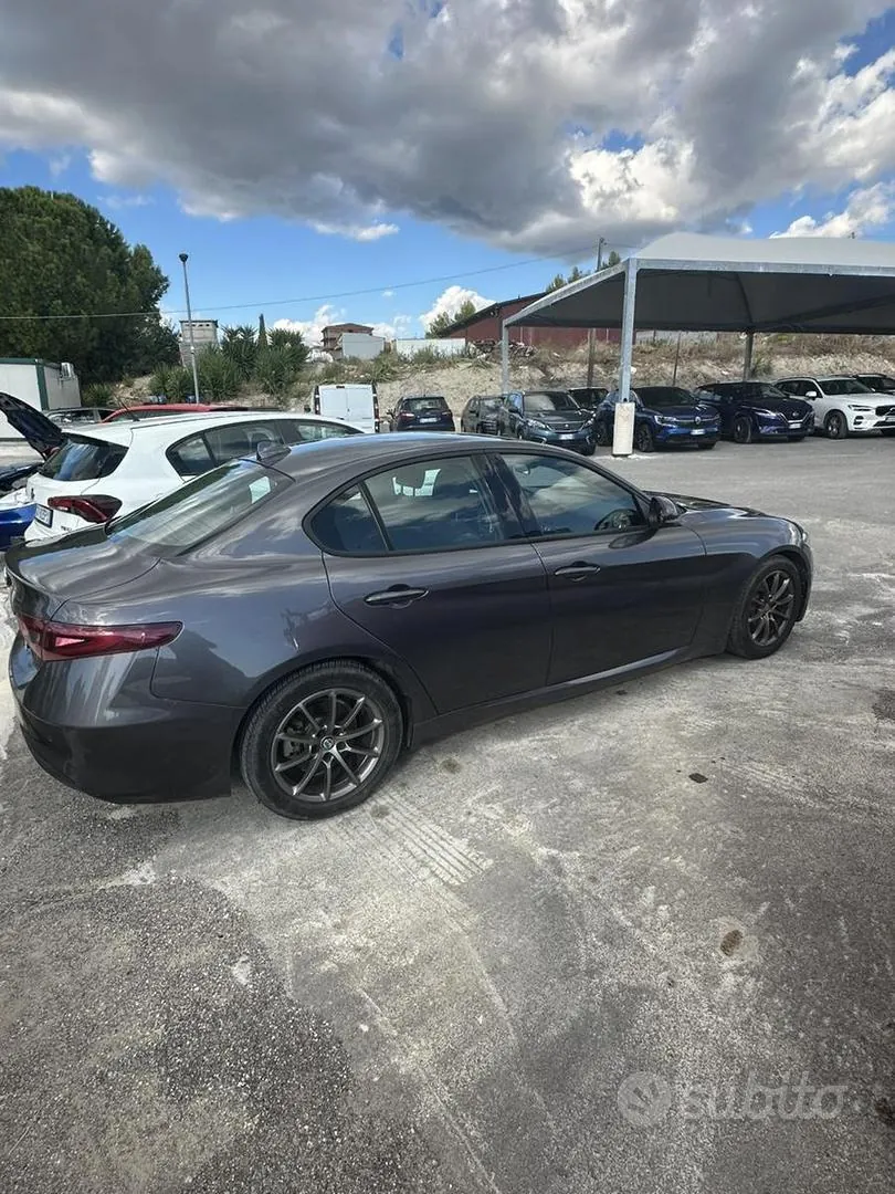 Alfa Romeo Giulia 2017 photo 5