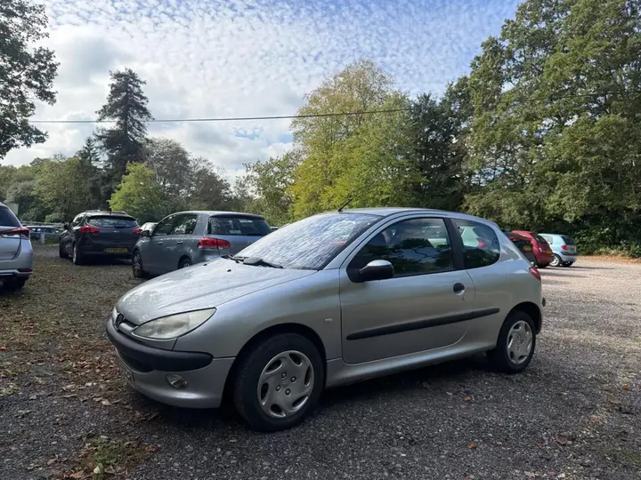 Peugeot 206 2003 photo 4