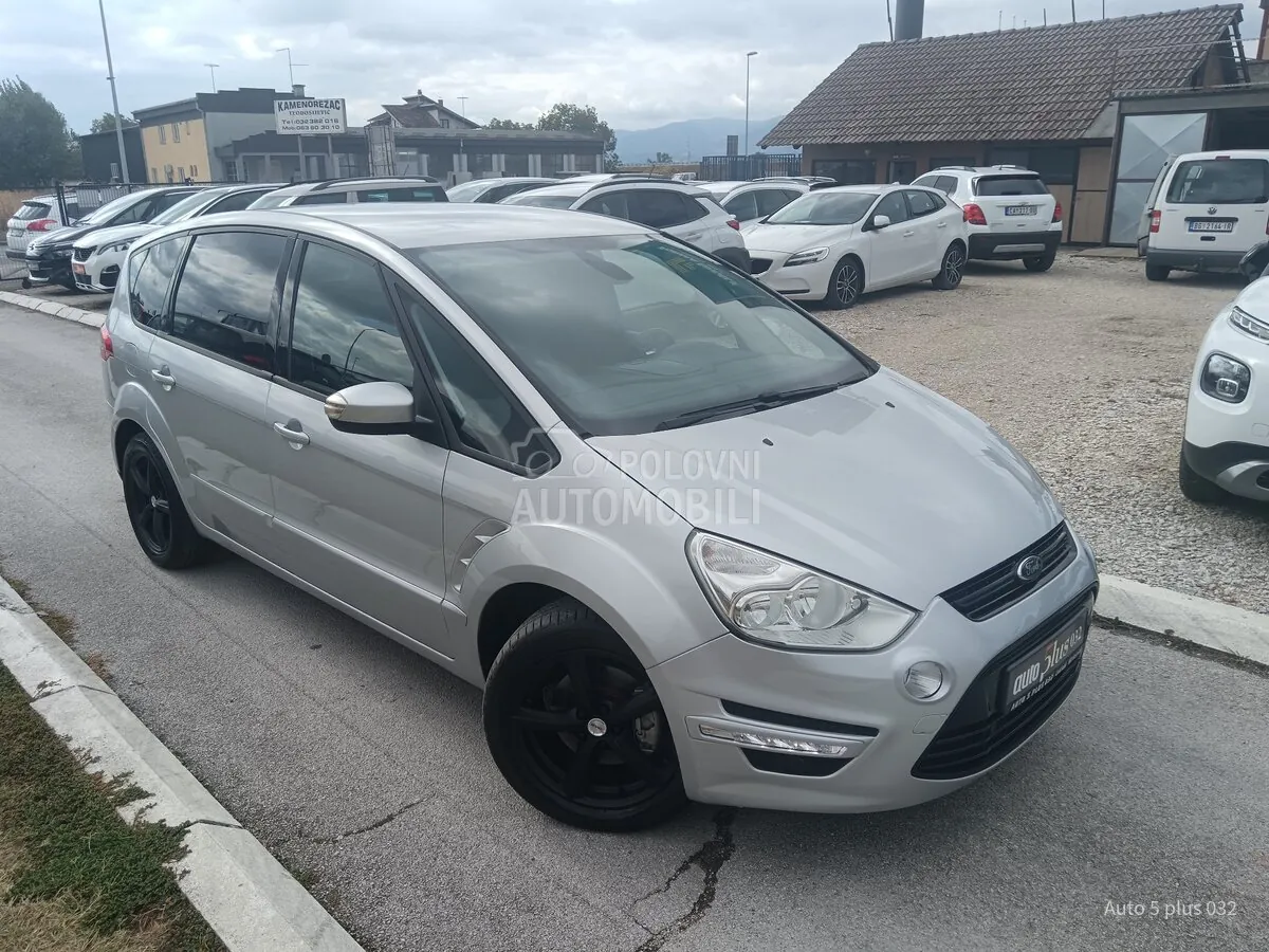 Ford S-Max 2013 photo 2