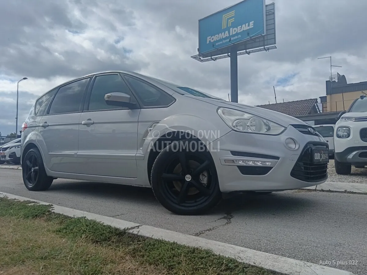 Ford S-Max 2013 photo 4