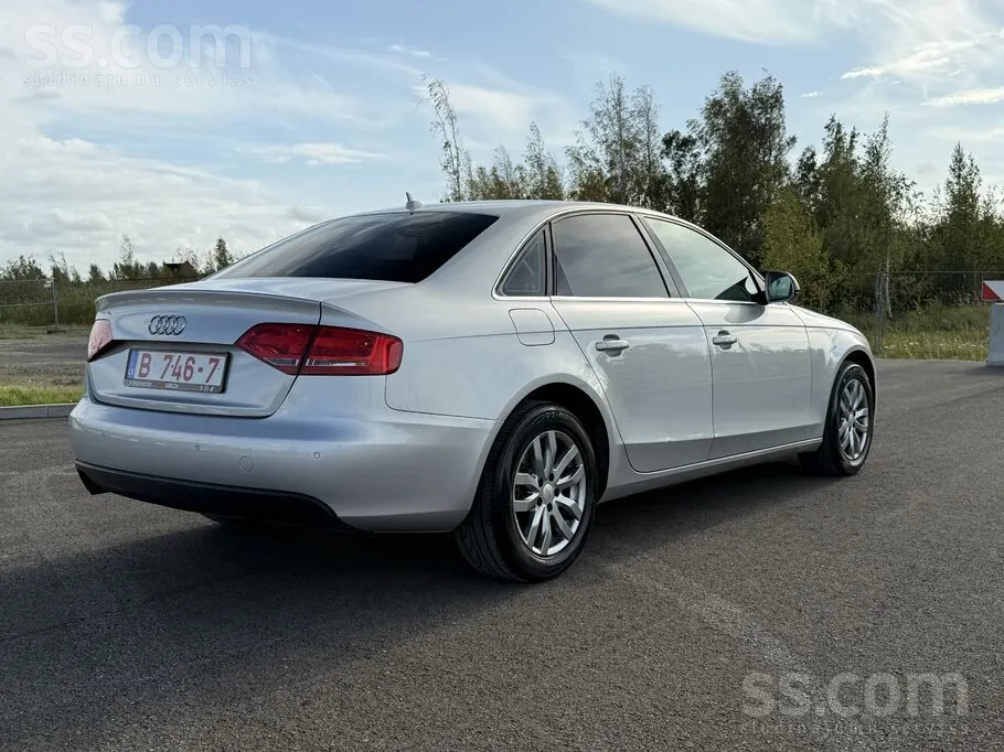 Audi A4 2009 photo 4