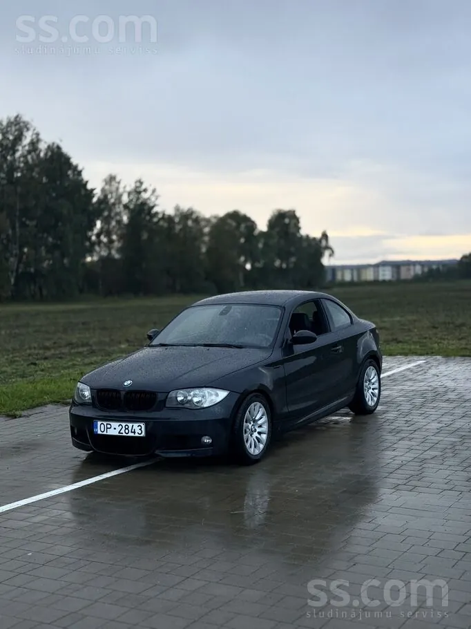 BMW E82 2009 photo 2