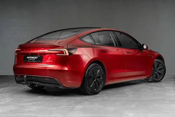 Tesla Model 3 2024 photo 5