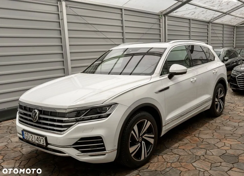 Volkswagen Touareg 2023 photo 2