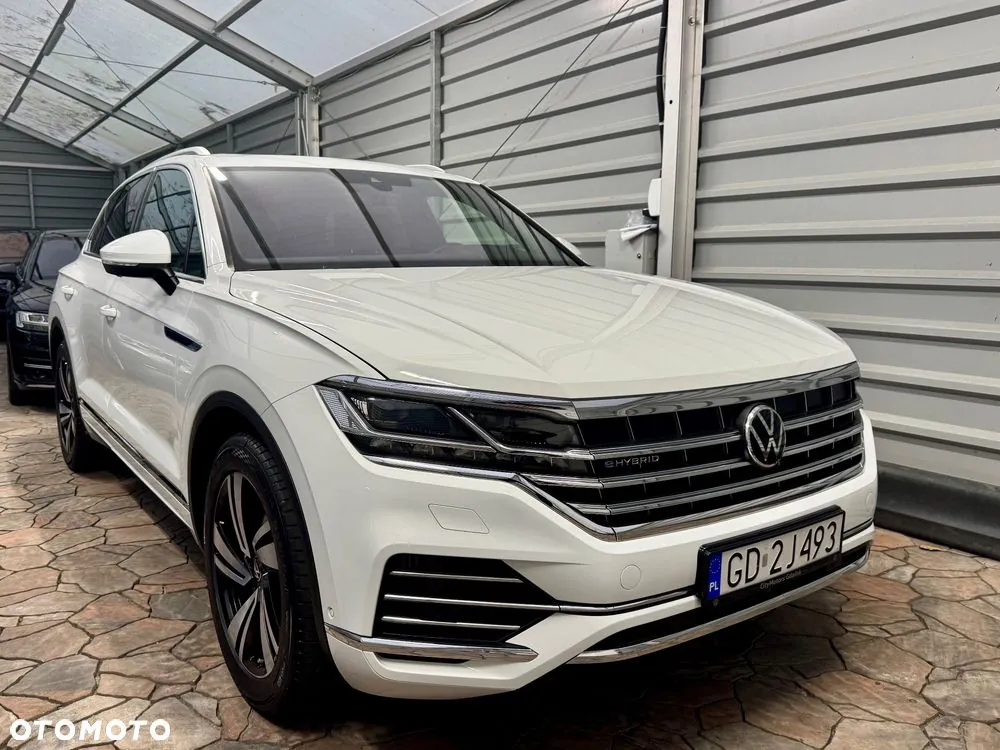 Volkswagen Touareg 2023 photo 3