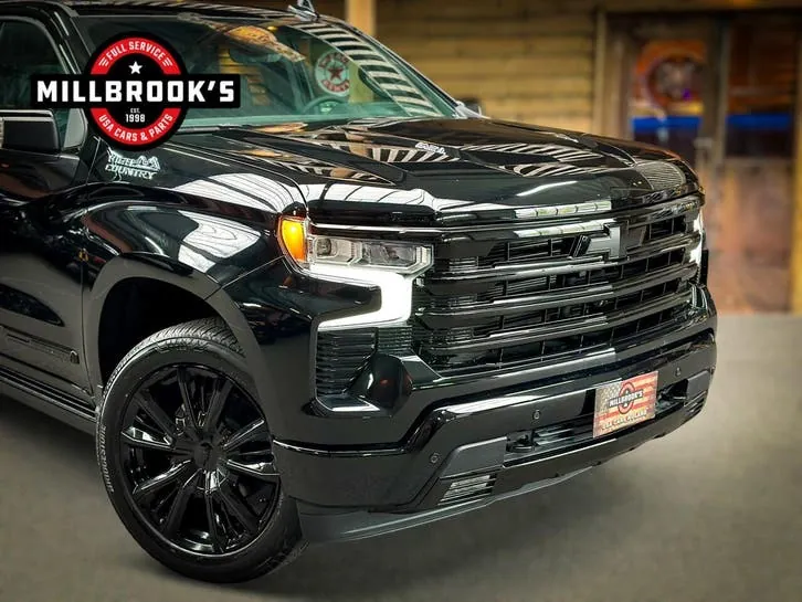 Chevrolet Silverado 2024 photo 2