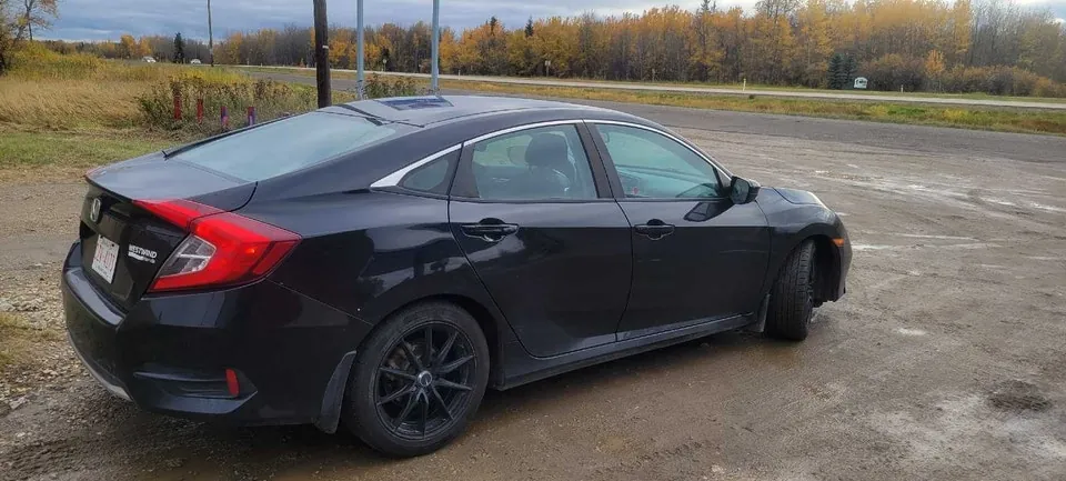 Honda Civic 2019 photo 2