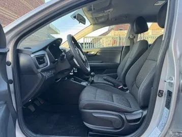 Kia Rio 2022 photo 2