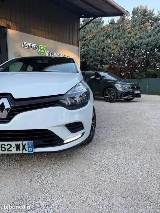 Renault Clio 2018 photo 2
