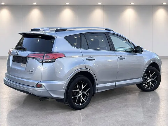 Toyota Rav4 2017 photo 5