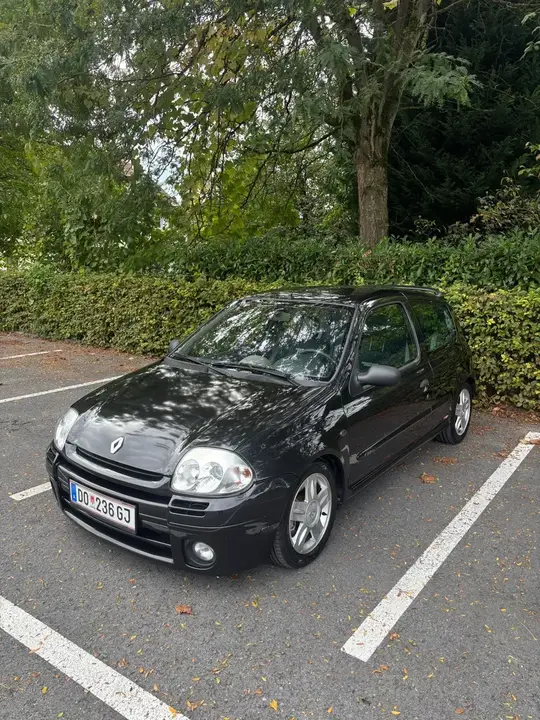Renault Clio 2000 photo 2