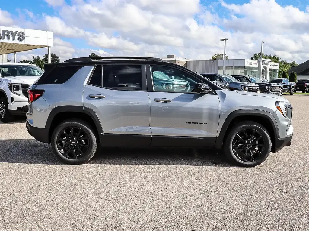 GMC Terrain 2027 photo 3