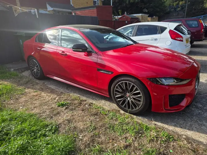 Jaguar Xe 2019 photo 2