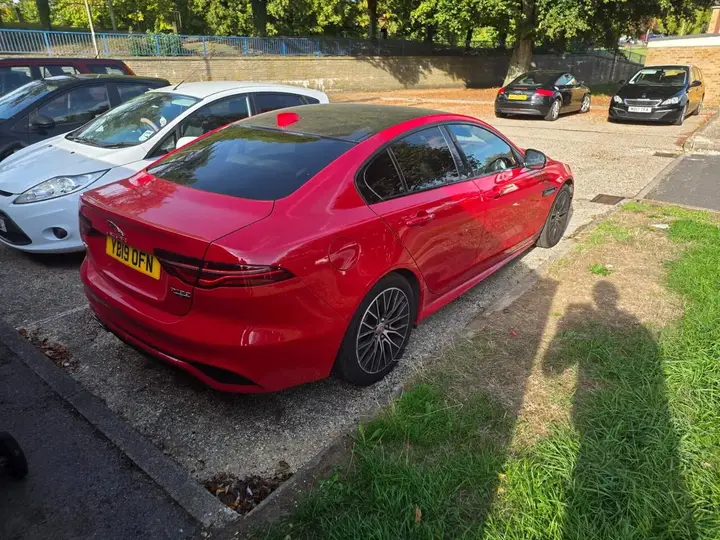 Jaguar Xe 2019 photo 3