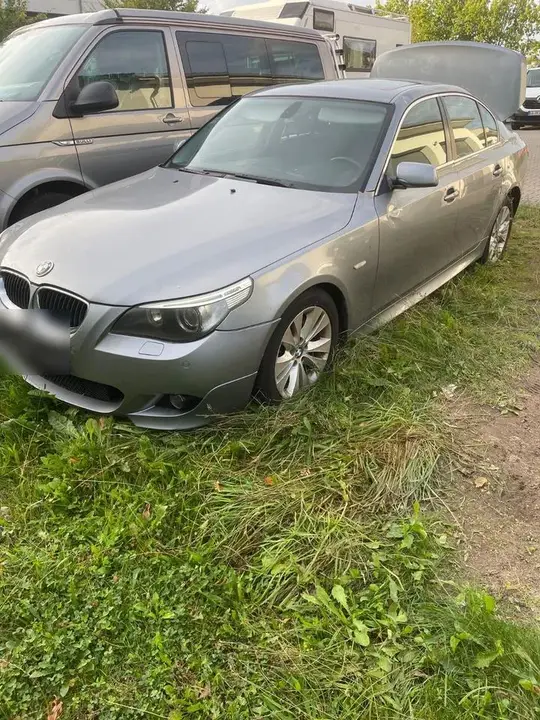 BMW 520I