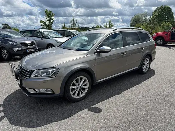 Volkswagen Passat Alltrack 2014 photo 2