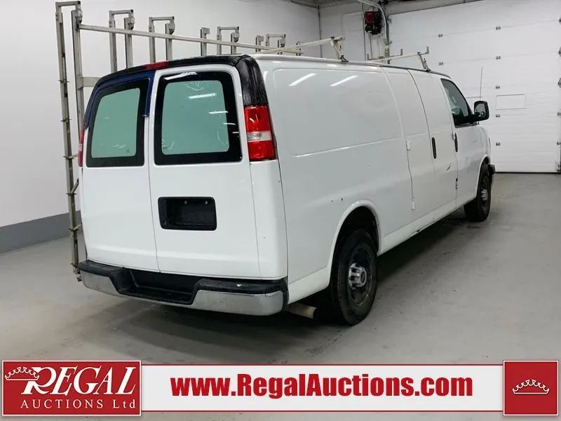 GMC Savana 2017 photo 3