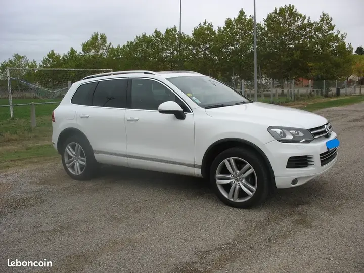 Volkswagen Touareg 2012 photo 2