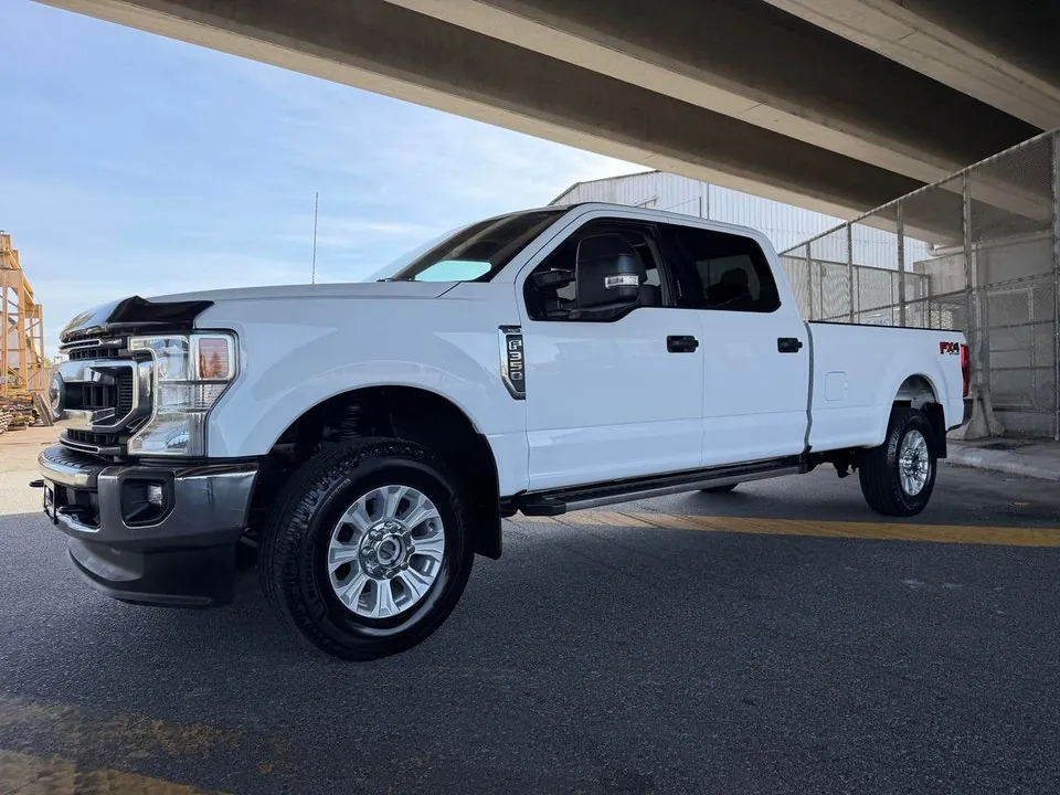 Ford Super Duty F-350 2022 photo 3