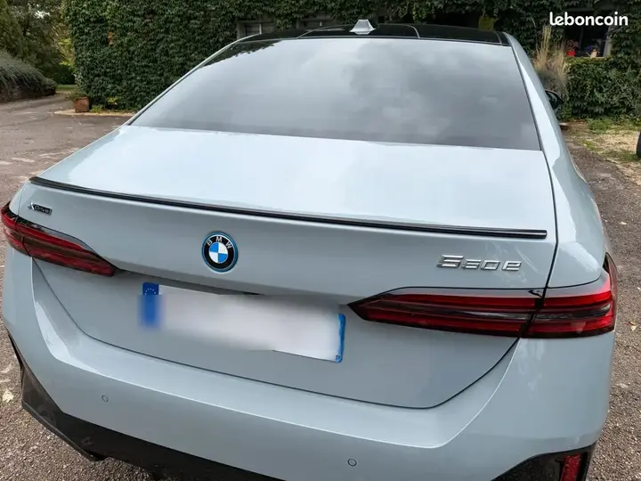 BMW 5 Series 2024 photo 3