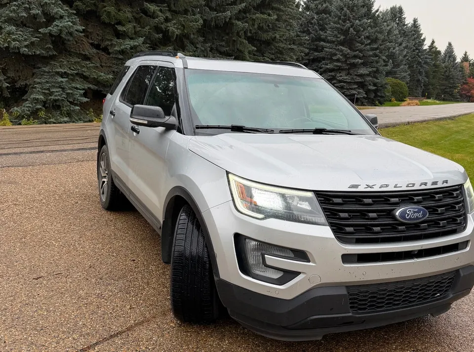 Ford Explorer 2017 photo 2
