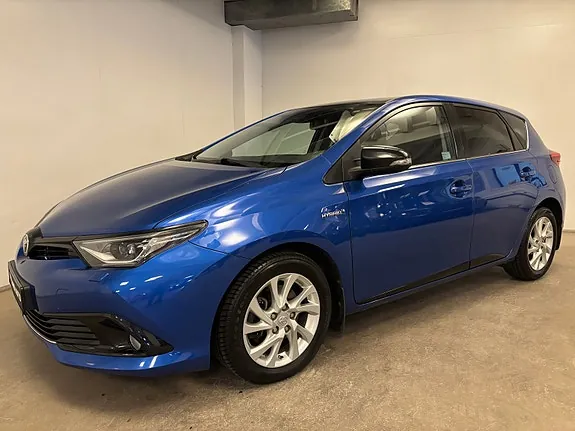 Toyota Auris 2019 photo 2