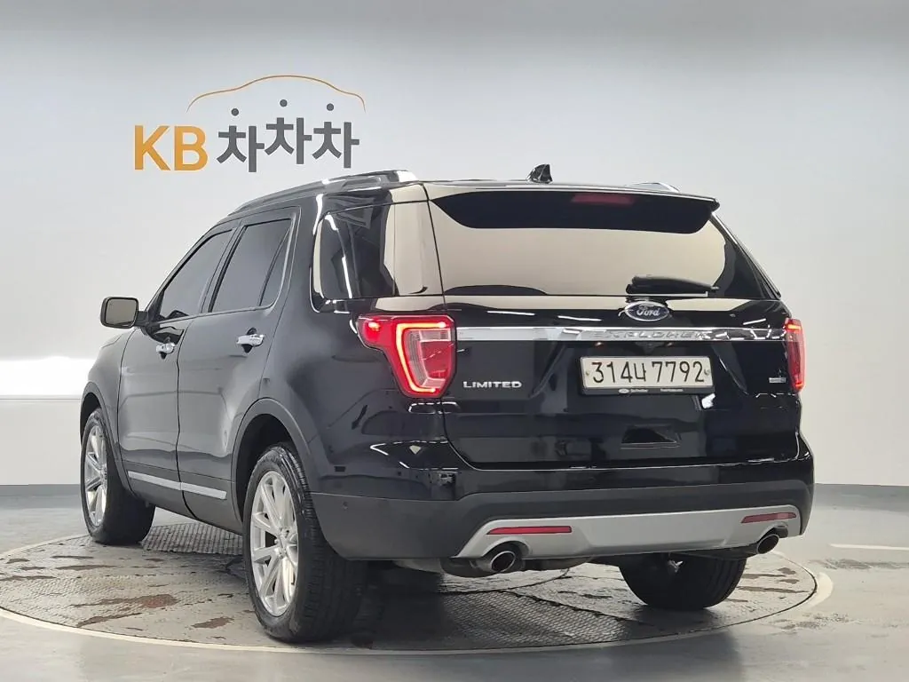 Ford Explorer 2016 photo 2