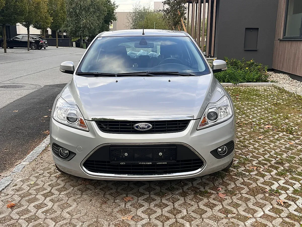 Ford Focus 2010 photo 2