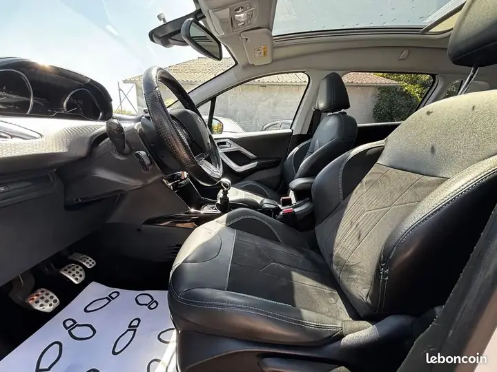 Peugeot 2008 2017 photo 5