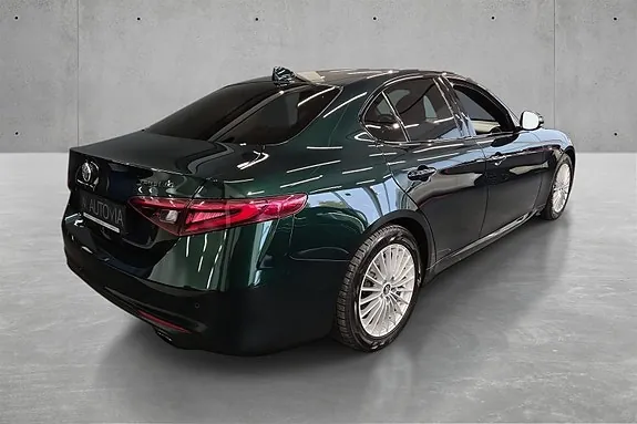 Alfa Romeo Giulia 2021 photo 5
