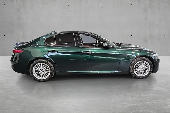 Alfa Romeo Giulia 2021 photo 4