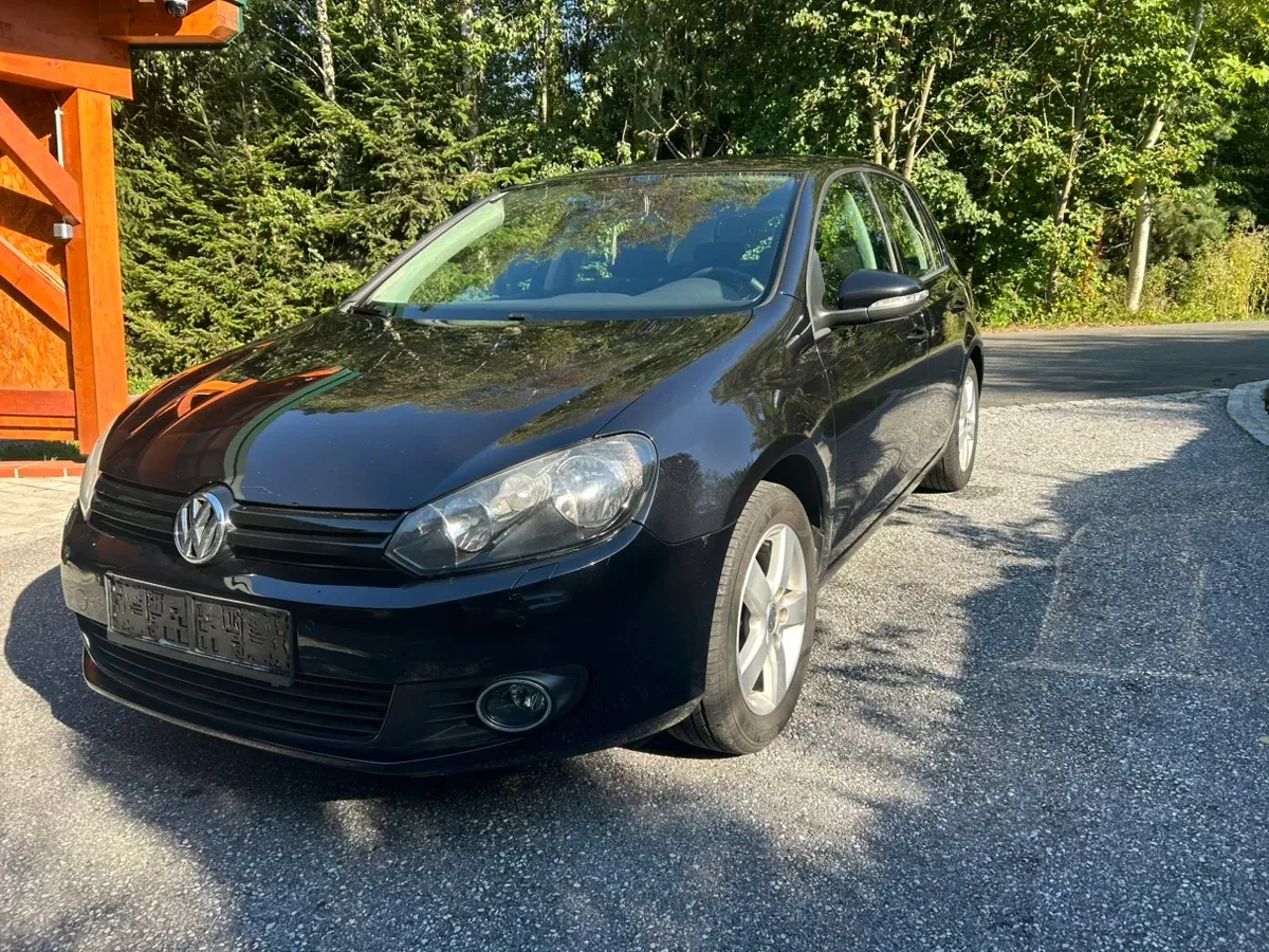 Volkswagen Golf 2010 photo 2