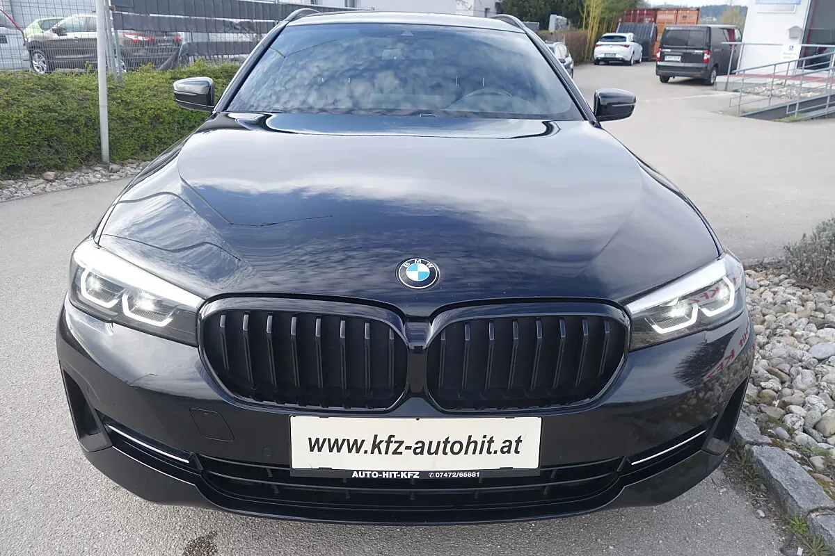 BMW 5 Series 2022 photo 2