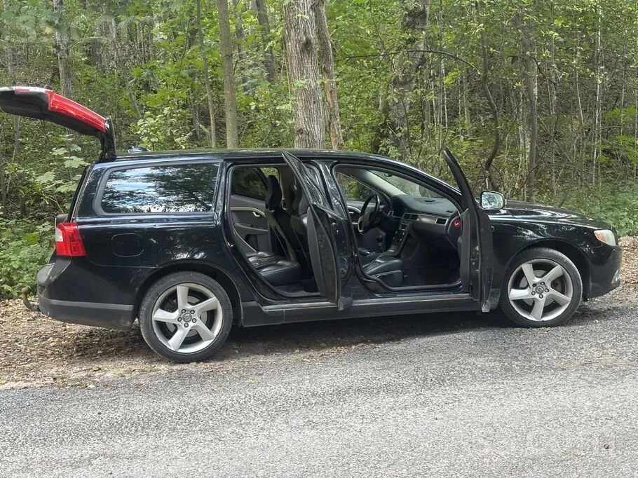Volvo V70 2009 photo 3