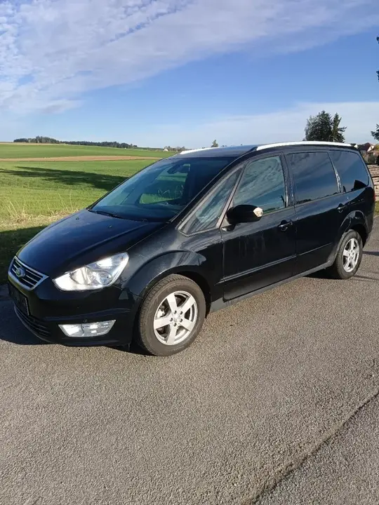 Ford Galaxy 2012 photo 2