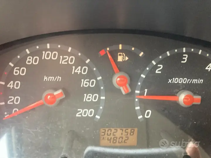 Nissan Micra 2003 photo 3