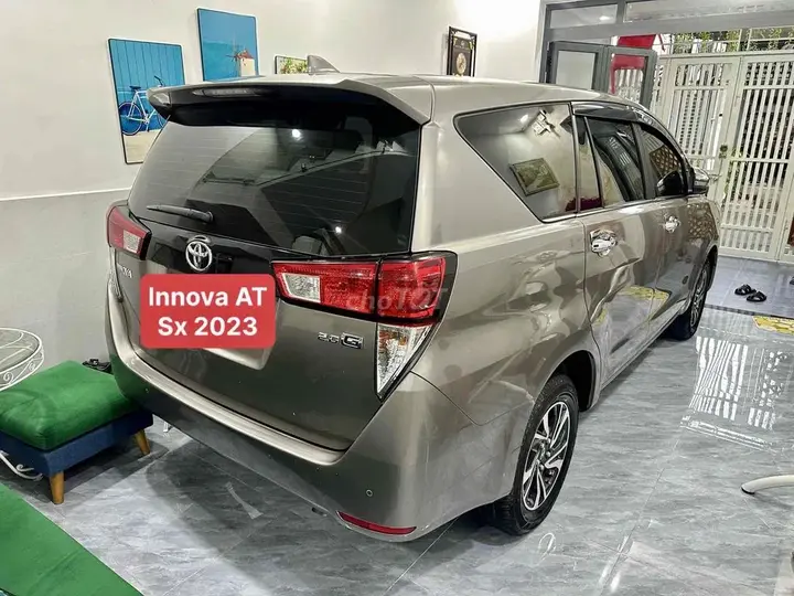 Toyota Innova 2023 photo 2