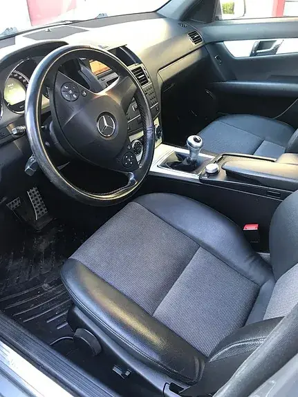 Mercedes-Benz C180 2011 photo 3