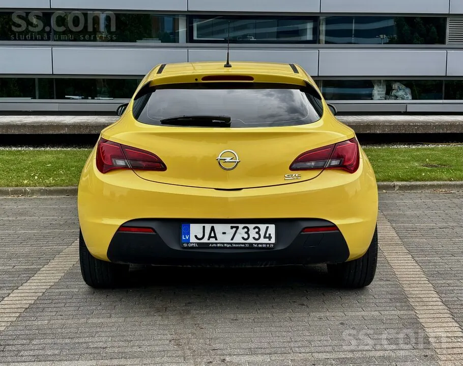 Opel Astra 2012 photo 4