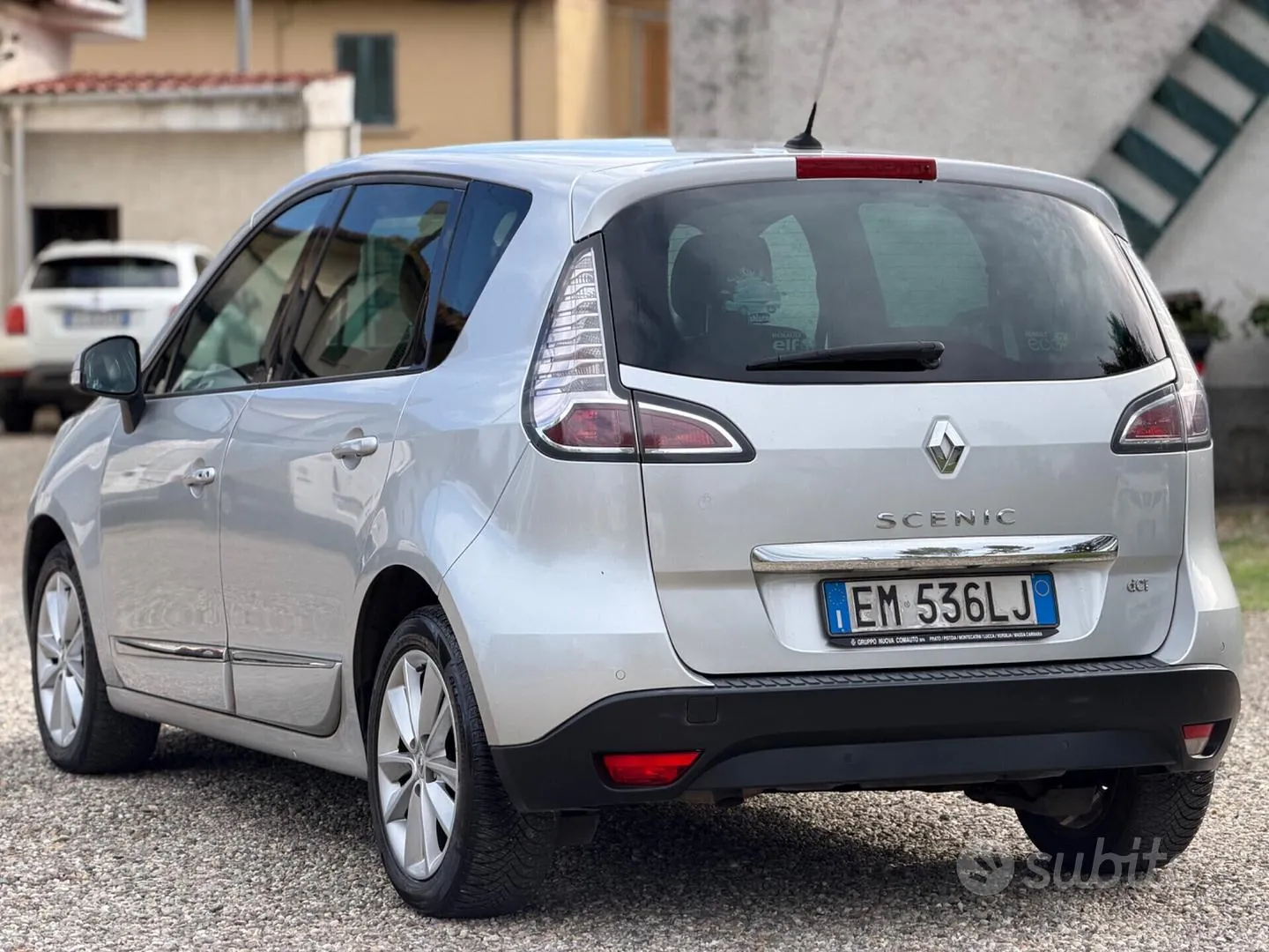 Renault Scenic 2012 photo 3
