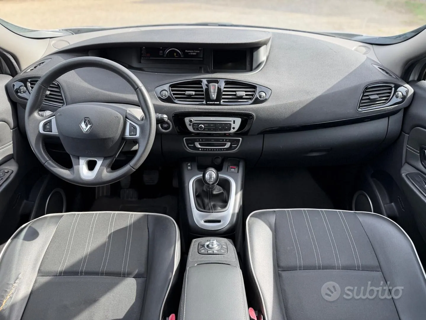 Renault Scenic 2012 photo 5