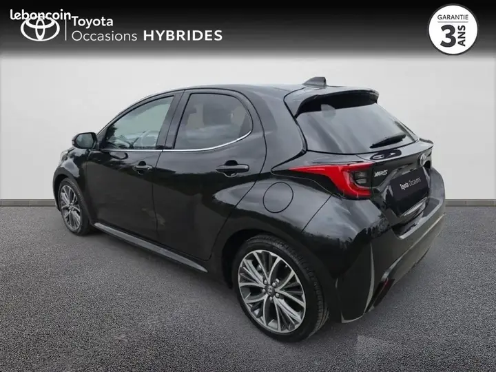 Toyota Yaris 2022 photo 2