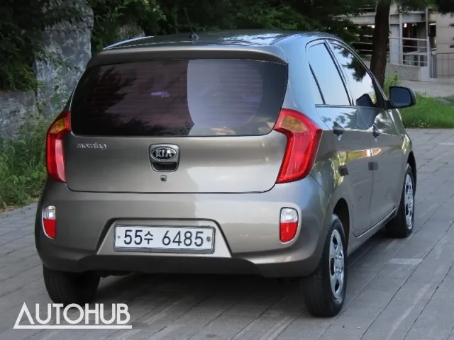 Kia Omnis 2014 photo 3