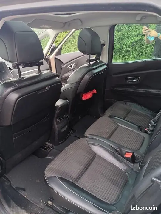 Renault Scenic 2017 photo 2