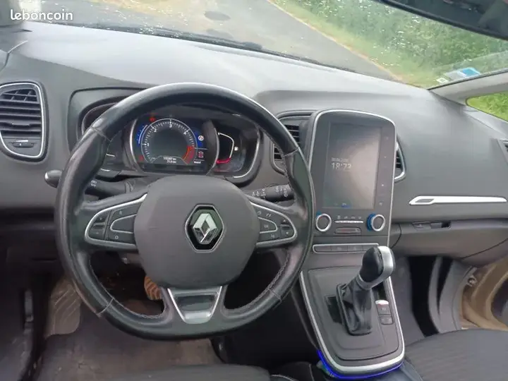Renault Scenic 2017 photo 4